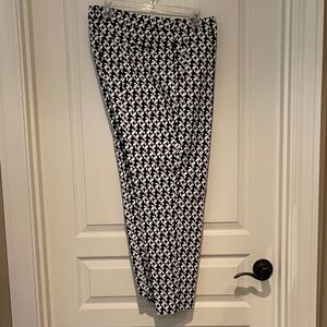 Black and White Geometric Print capri pants